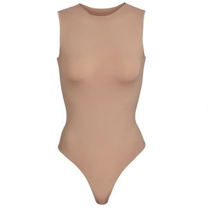 SKIMS - ESSENTIAL CREW NECK SLEEVELESS BODYSUIT